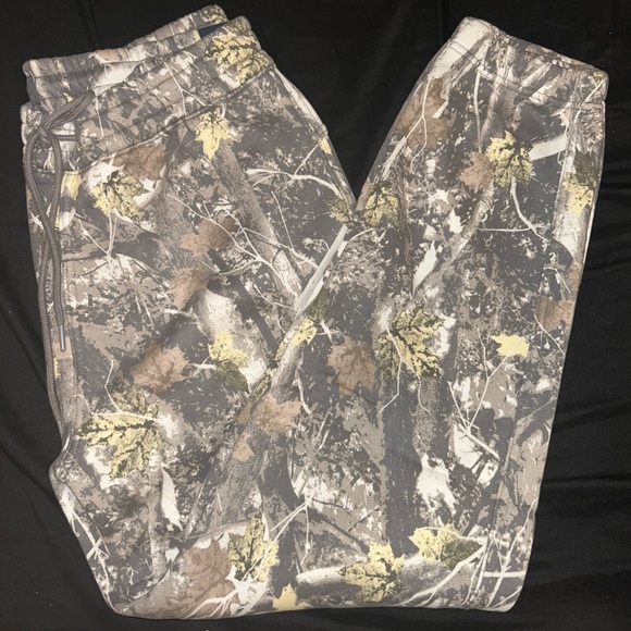 Abercrombie & Fitch Other - “viral” abercrombie camo sweatpants